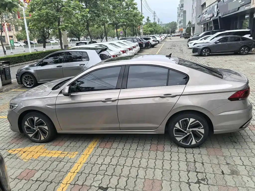 Volkswagen Bora 2023