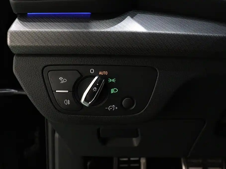 Audi Q5L 2024 — фото 17