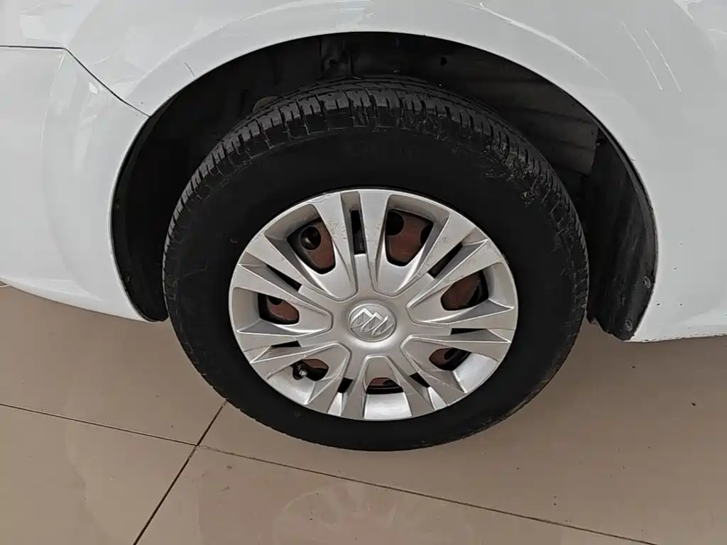 Buick Excelle 2015 — фото 23