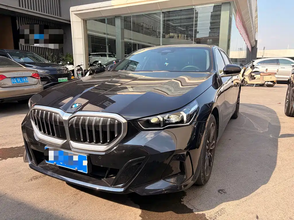 BMW 5 Series 2024
