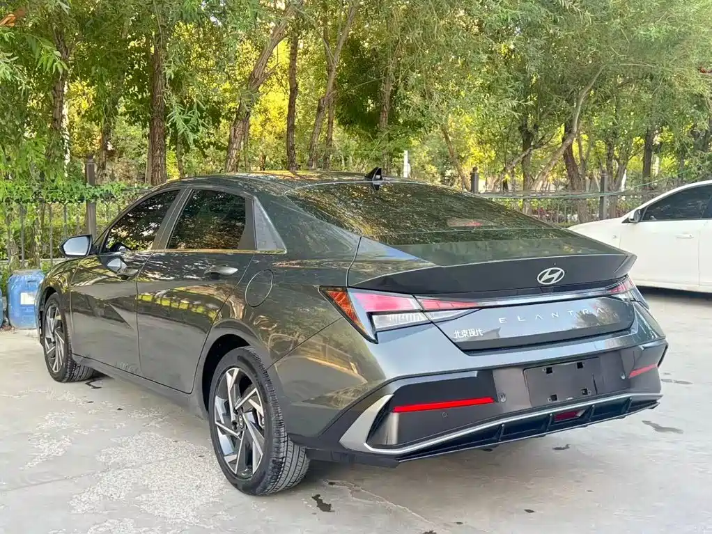 Hyundai Elantra 2023