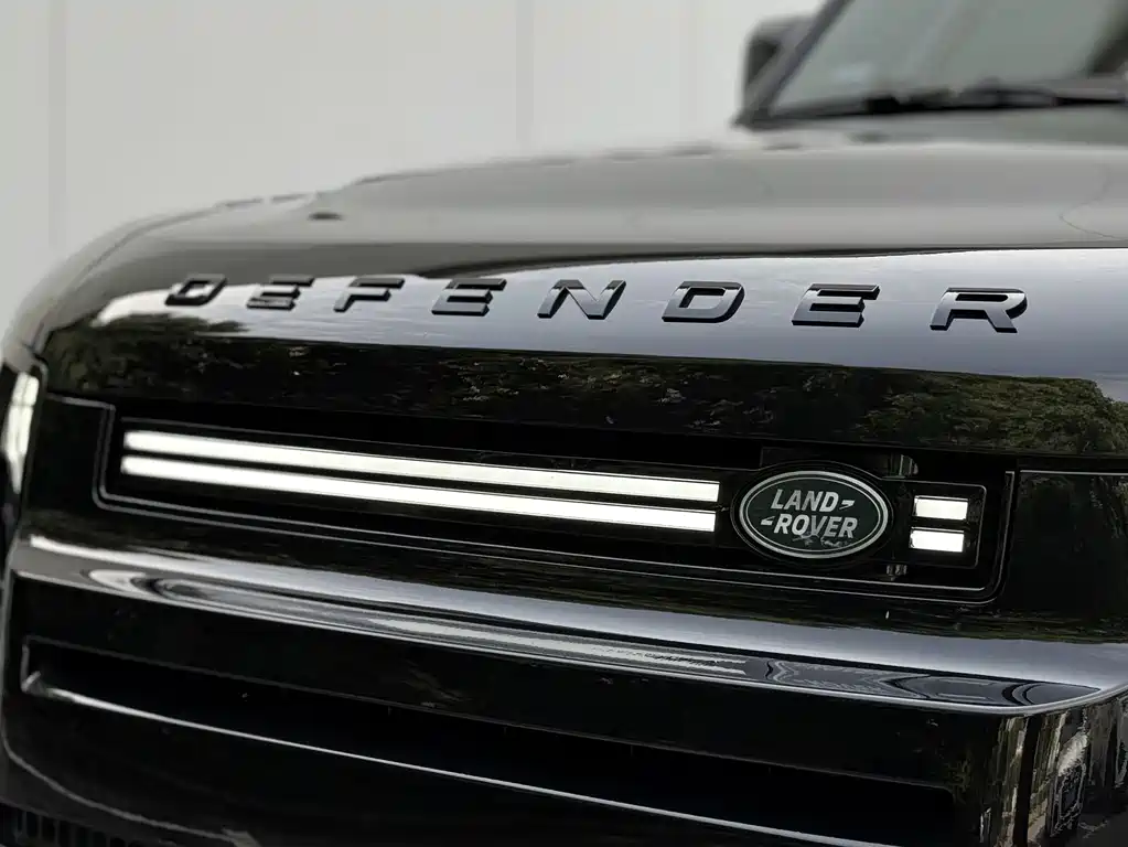 Land Rover Defender 2025 — фото 23