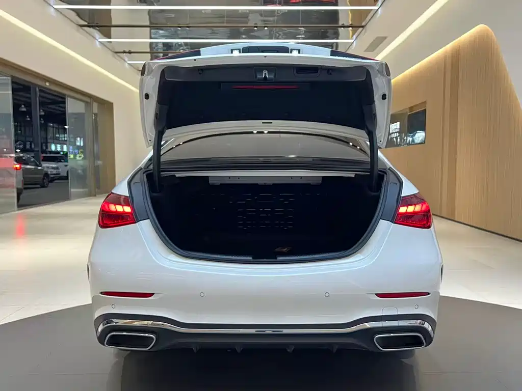 Mercedes-Benz C-Class 2023 — фото 21