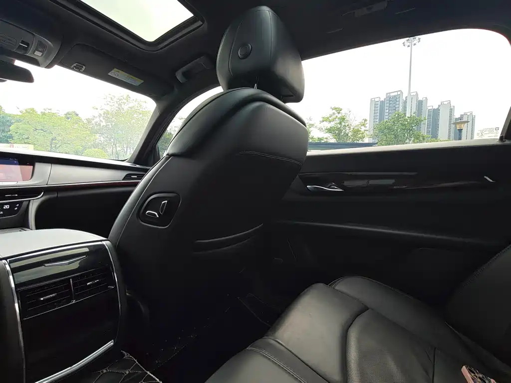 Cadillac CT6 2022 — фото 15