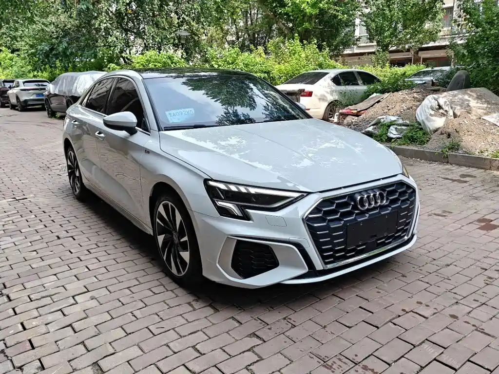 Audi A3 2023 — фото 2