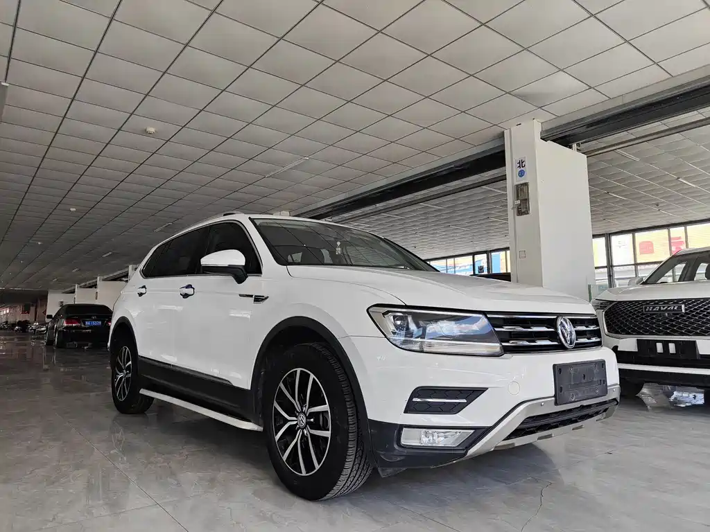 Volkswagen Tiguan L 2018 — фото 3