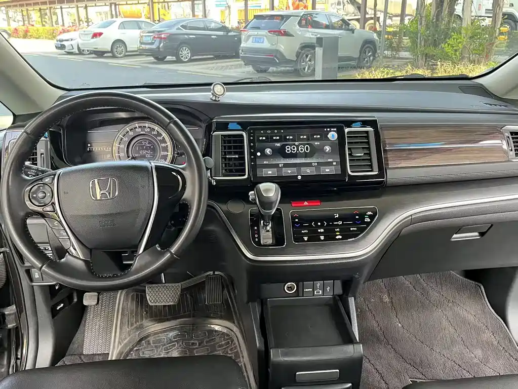 Honda Elysion 2018 — фото 12