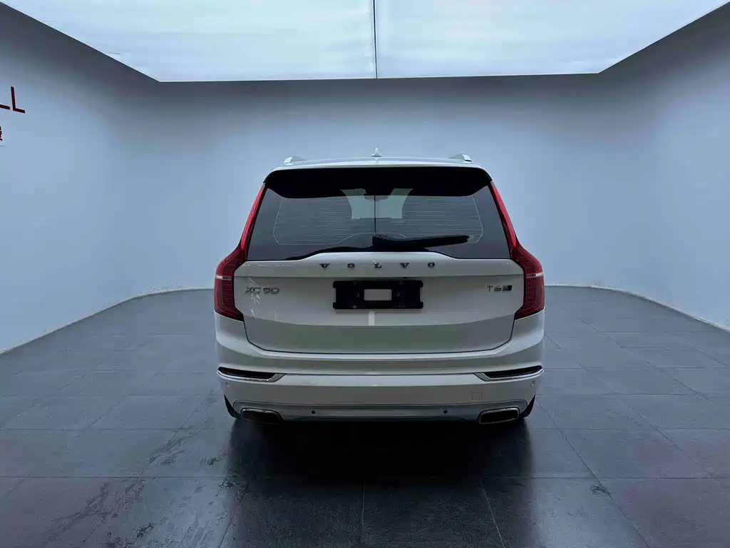 Volvo XC90 2018 — фото 8