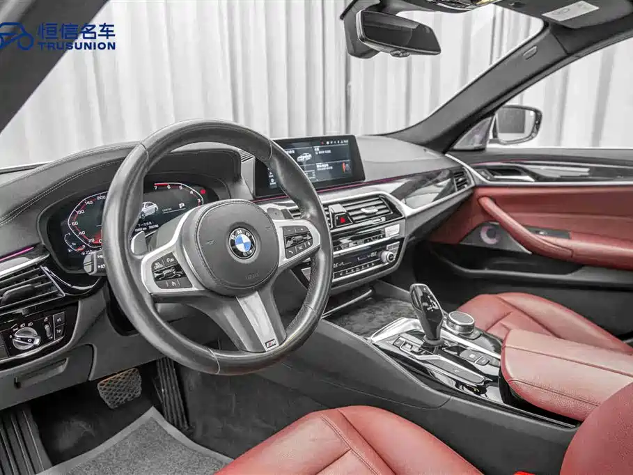 BMW 5 Series 2020 — фото 12