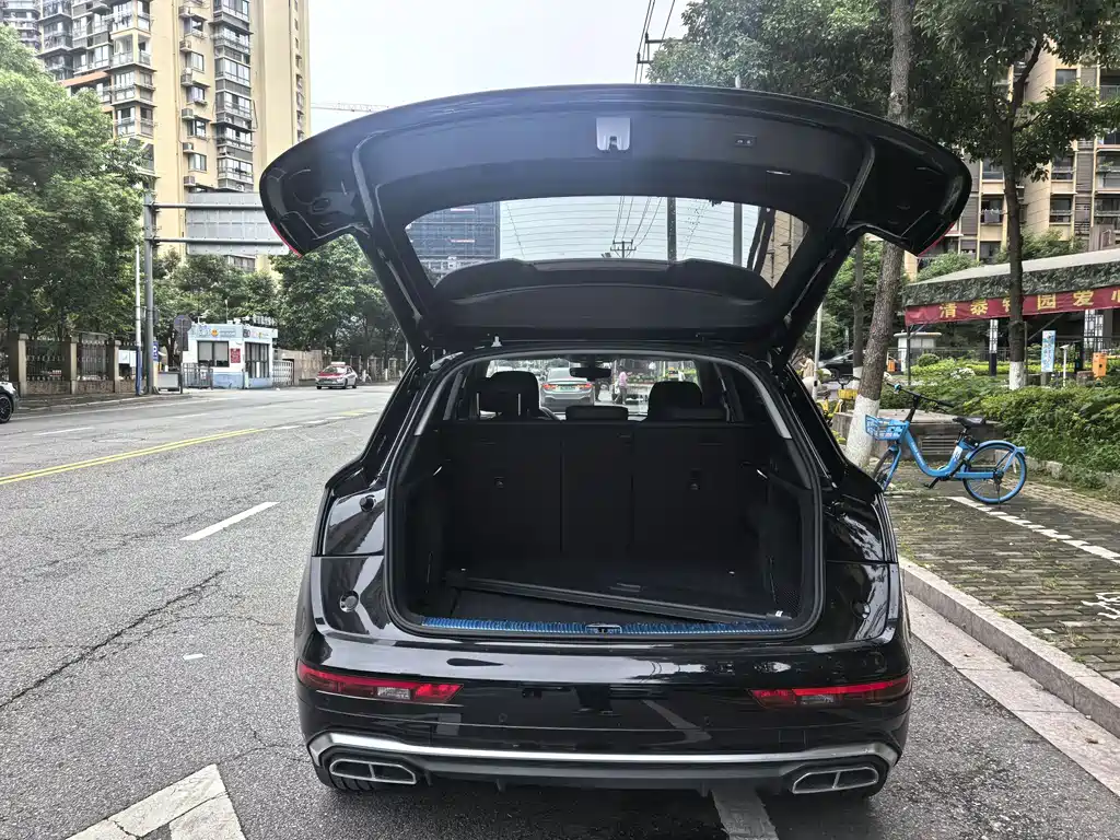 Audi Q5L 2023 — фото 10
