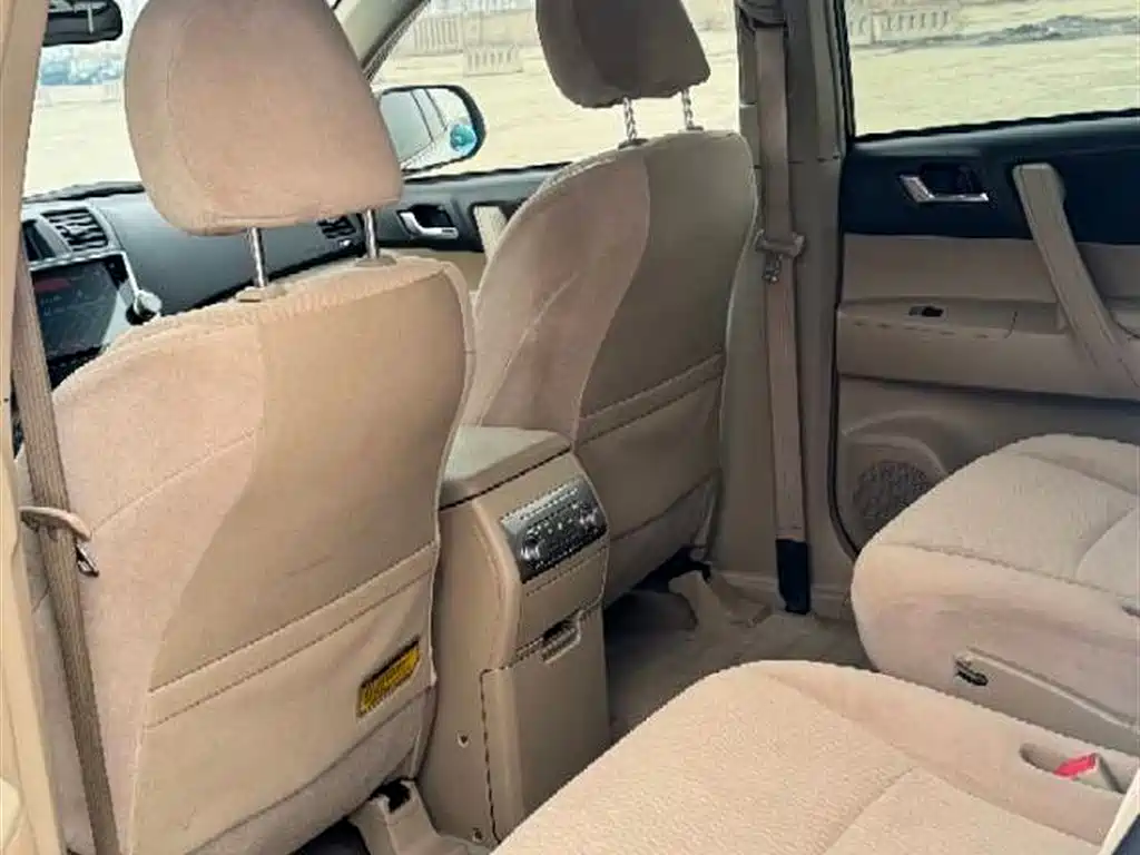 Toyota Highlander 2013 — фото 4