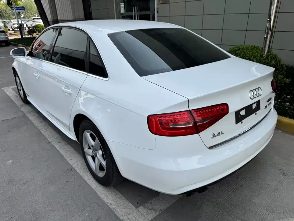 Audi A4L 2016