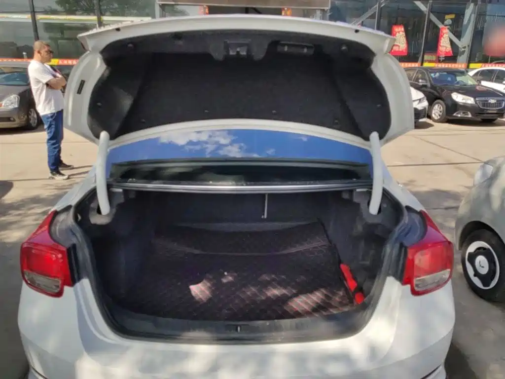 Chevrolet Malibu 2015 — фото 19