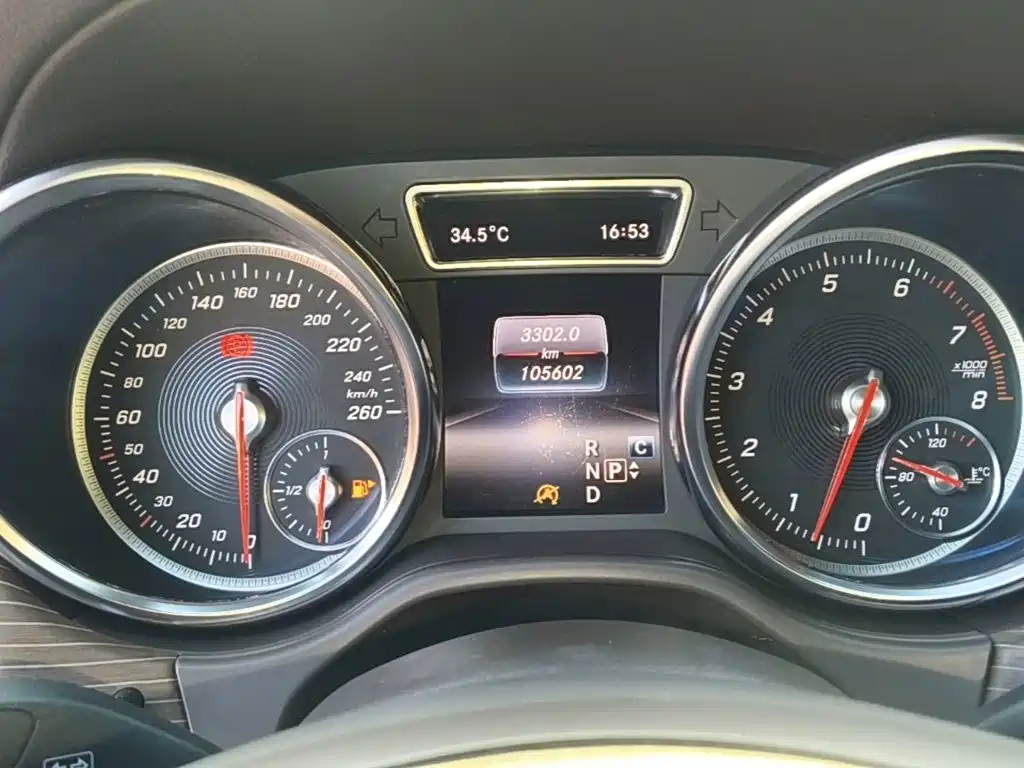 Mercedes-Benz GLE 2018 — фото 12