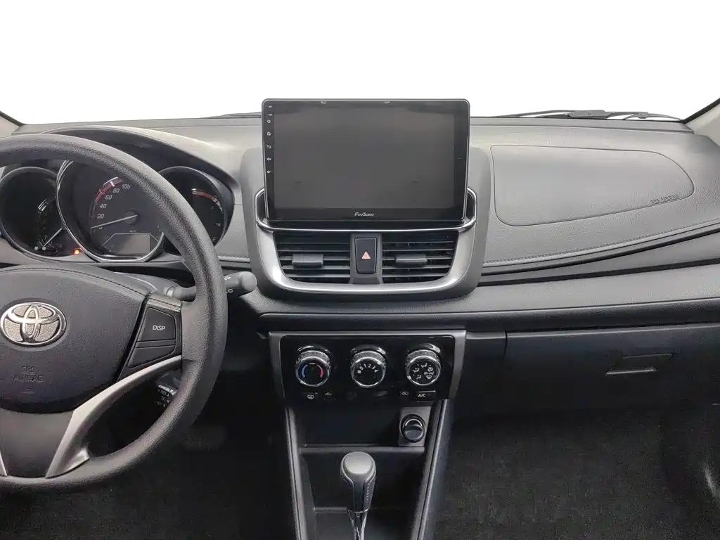 Toyota Yaris L 2022 — фото 12