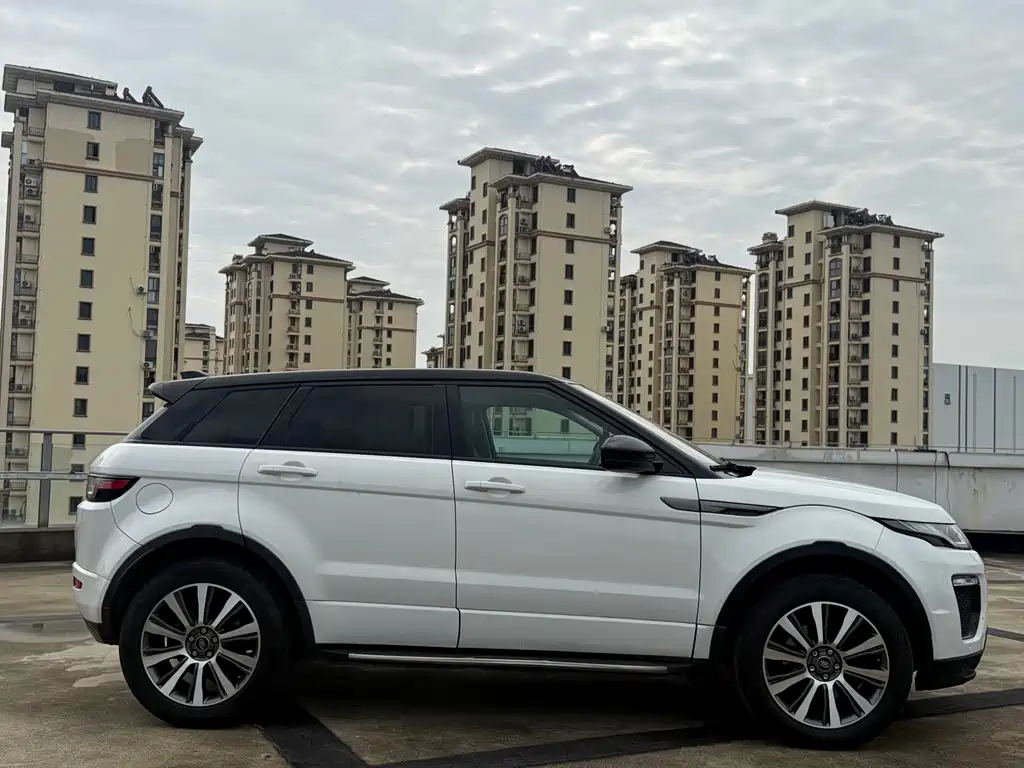 Land Rover Evoque 2018 — фото 15