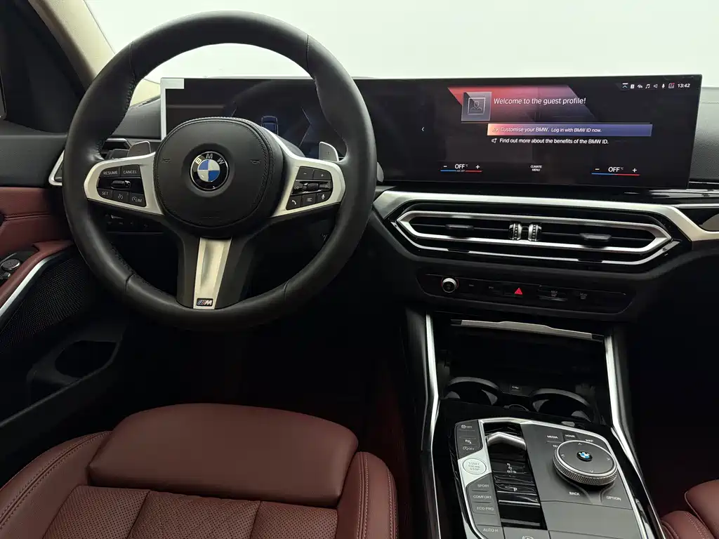 BMW 3 Series 2023 — фото 10