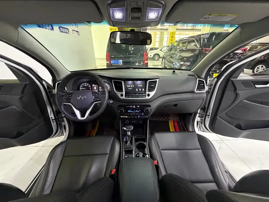 Hyundai Tucson 2018 — фото 11