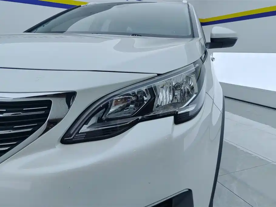 Peugeot 5008 2017 — фото 5