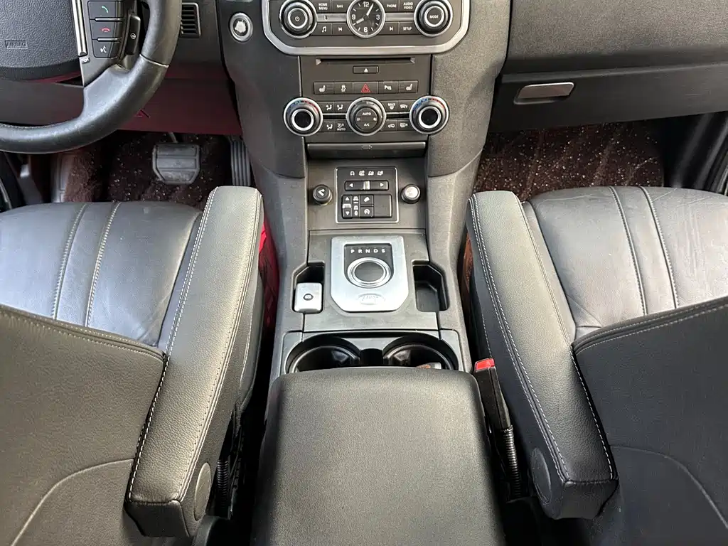 Land Rover Discovery 2015 — фото 16