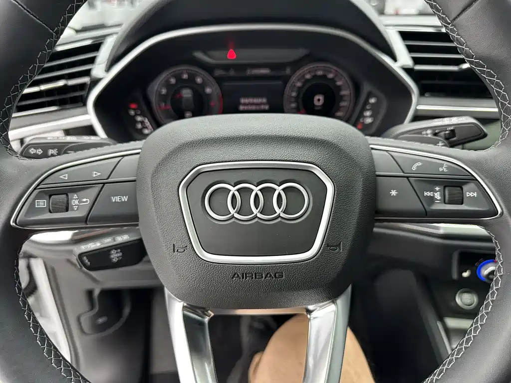 Audi Q3 2022 — фото 14