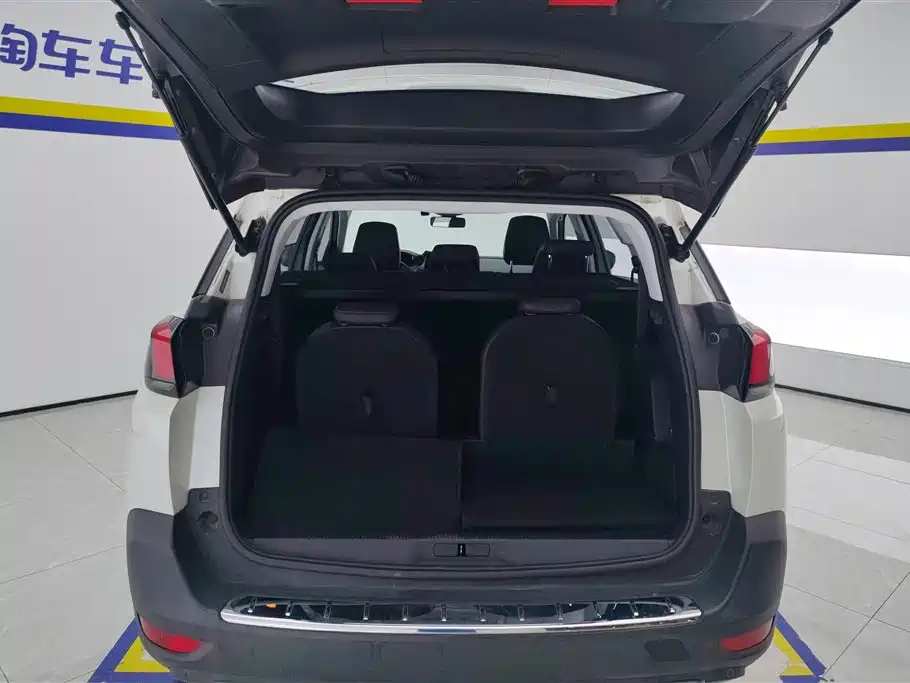 Peugeot 5008 2017 — фото 4
