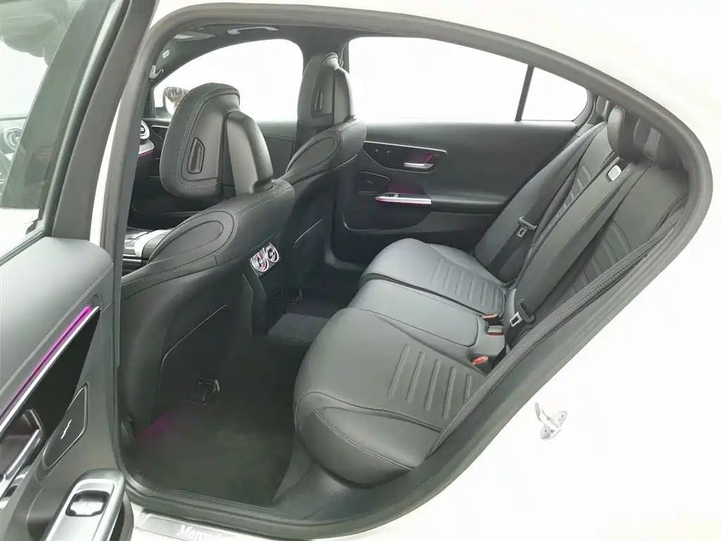 Mercedes-Benz C-Class 2023 — фото 15