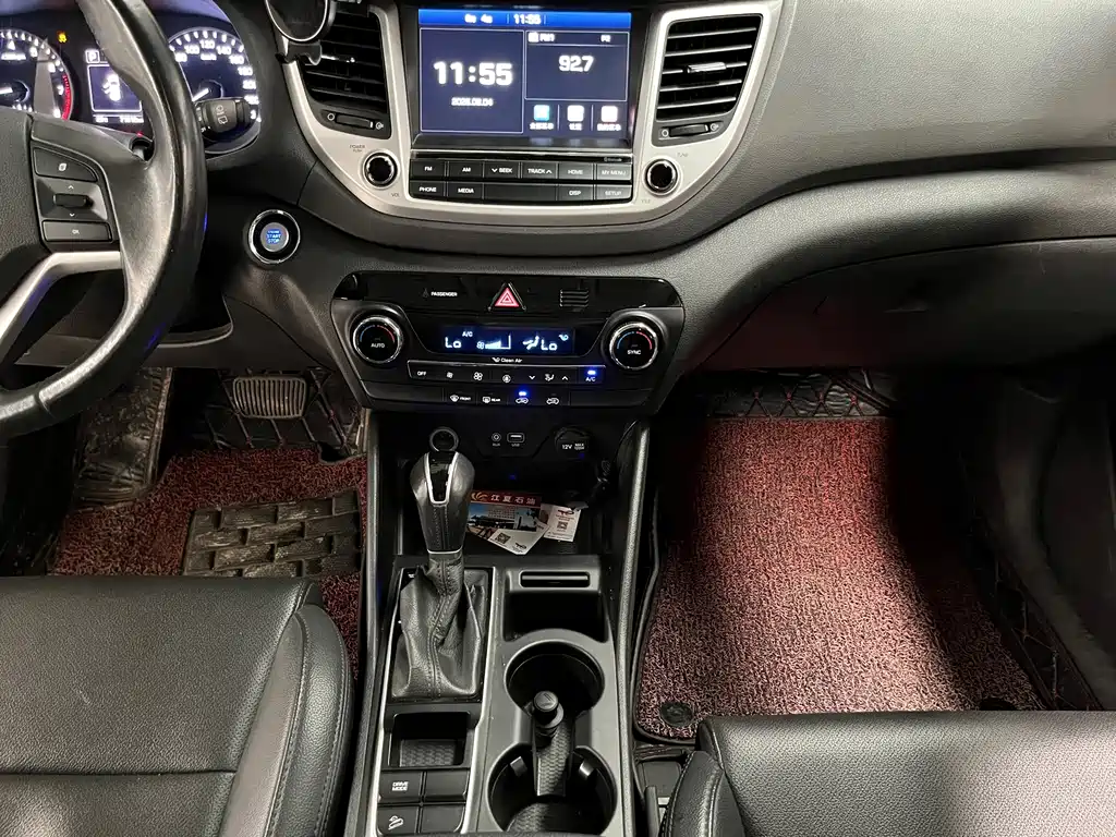 Hyundai Tucson 2017 — фото 11