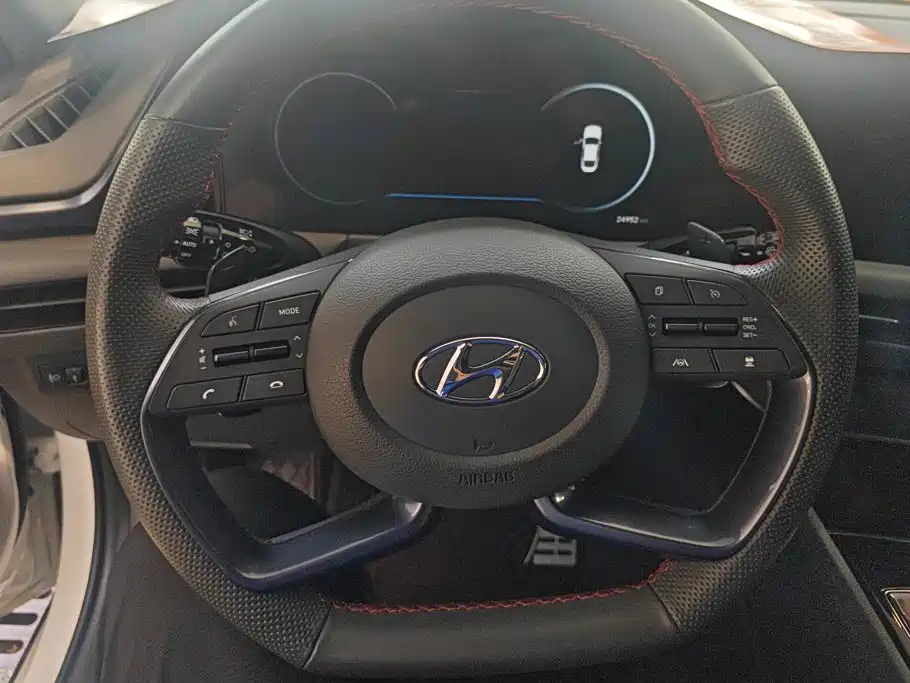 Hyundai Sonata 2023 — фото 15