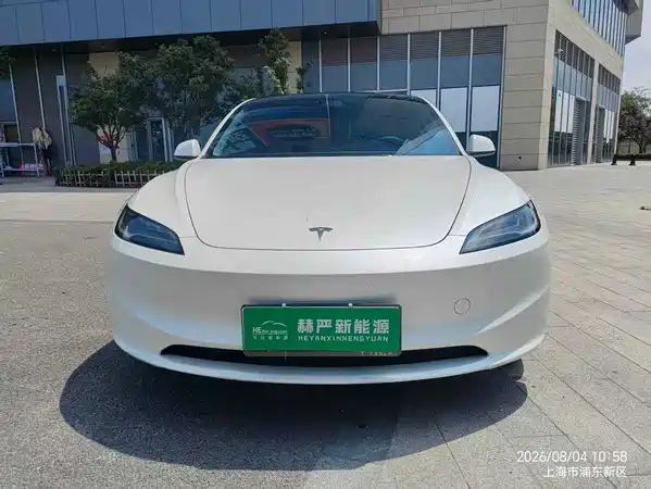 Tesla Model 3 2024