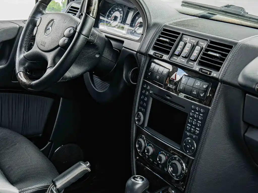 Mercedes-Benz G-Class AMG 2010 — фото 18