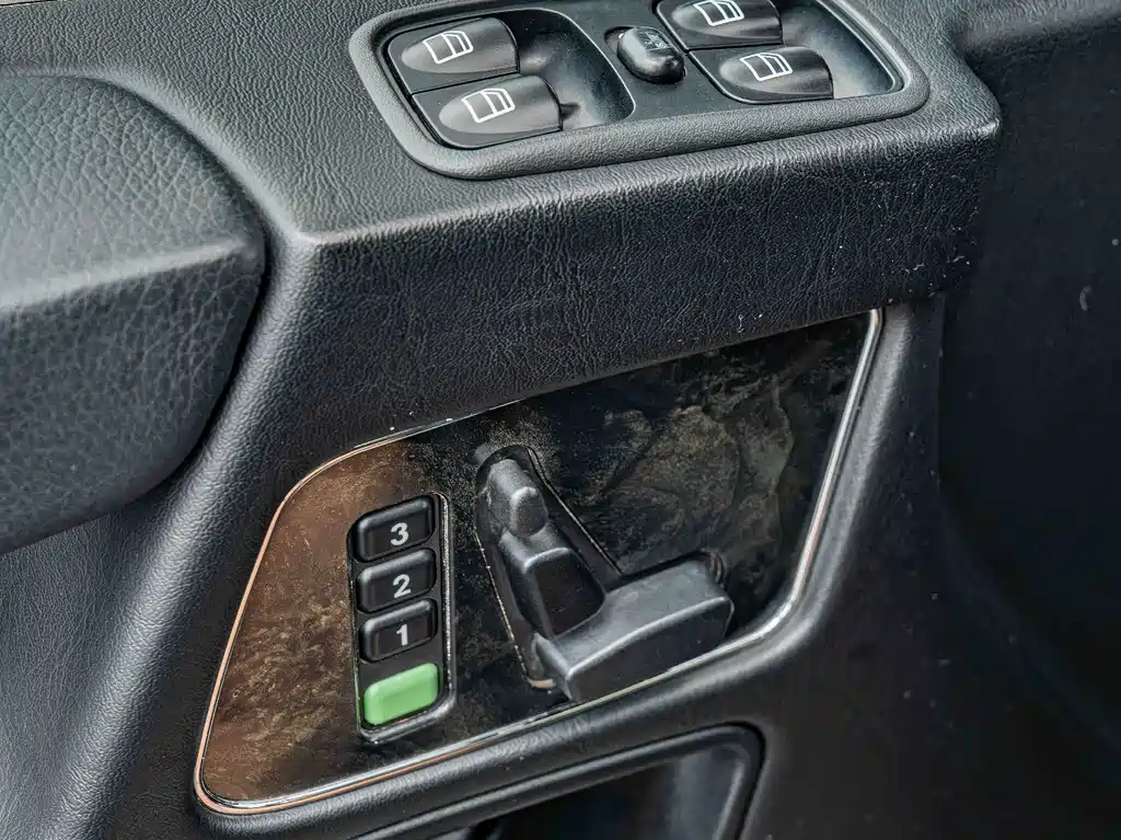 Mercedes-Benz G-Class AMG 2010 — фото 19