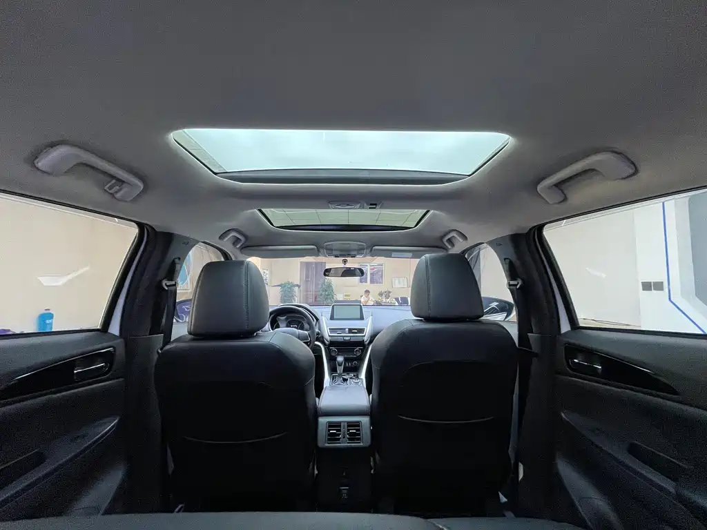 Mitsubishi Eclipse Cross 2021 — фото 11