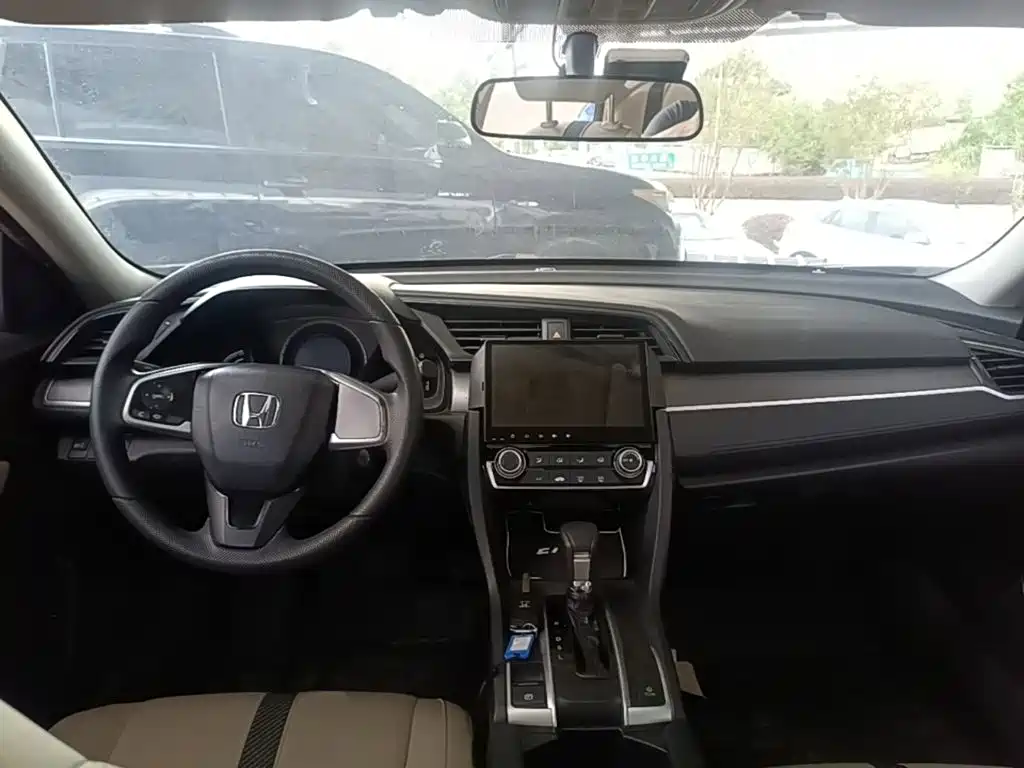 Honda Civic 2017 — фото 10