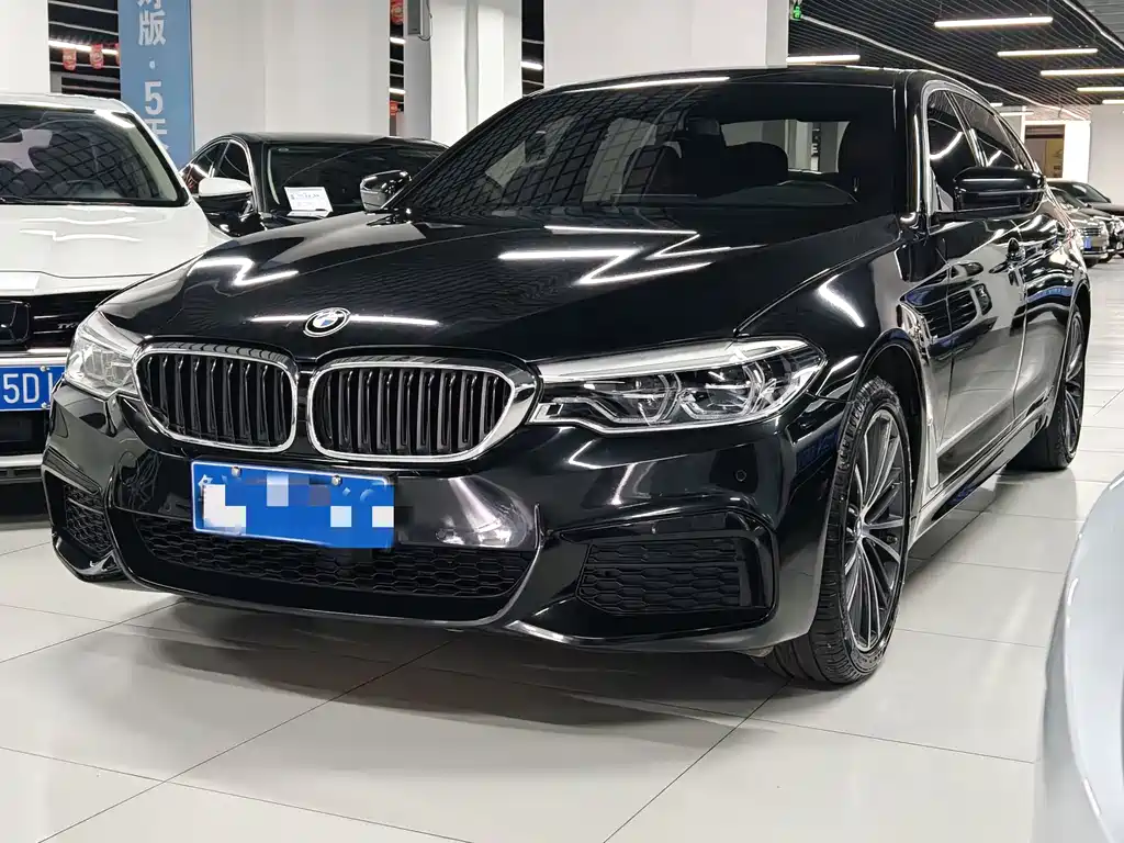 BMW 5 Series 2020 — фото 1