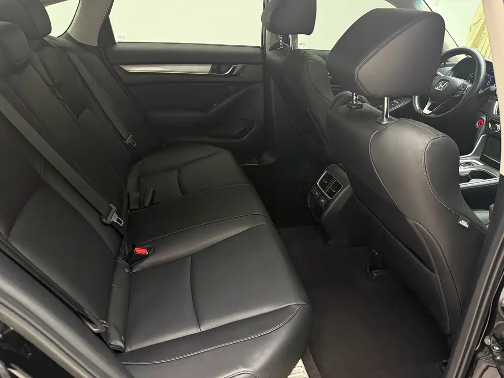 Honda Accord 2023 — фото 14