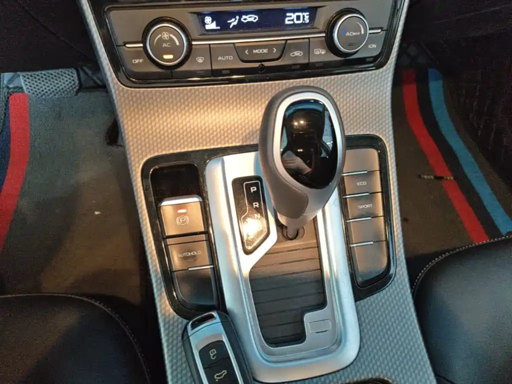 Geely Emgrand GS 2018 — фото 14