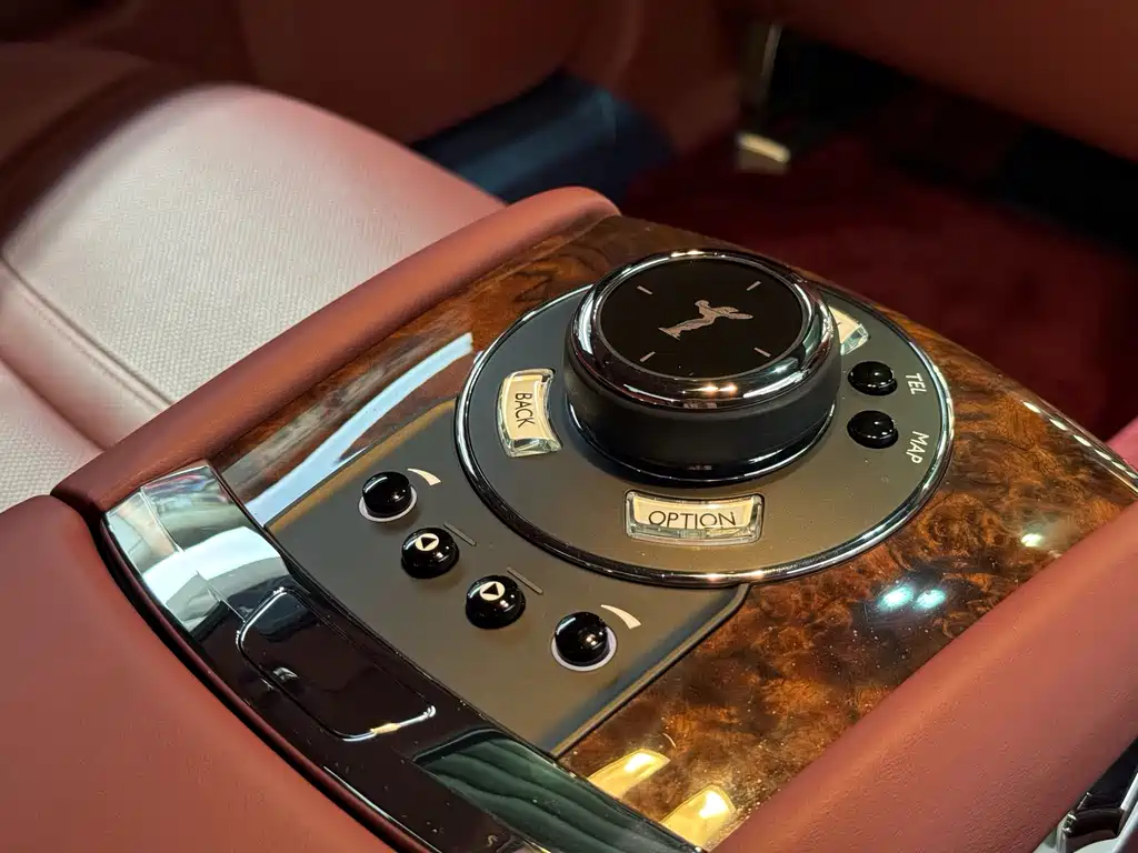 Rolls-Royce Ghost 2015 — фото 17