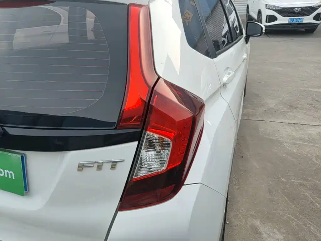 Honda Fit 2018 — фото 8
