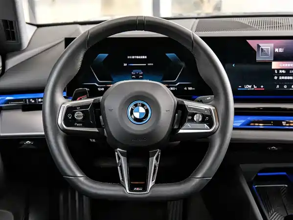 BMW i5 2025