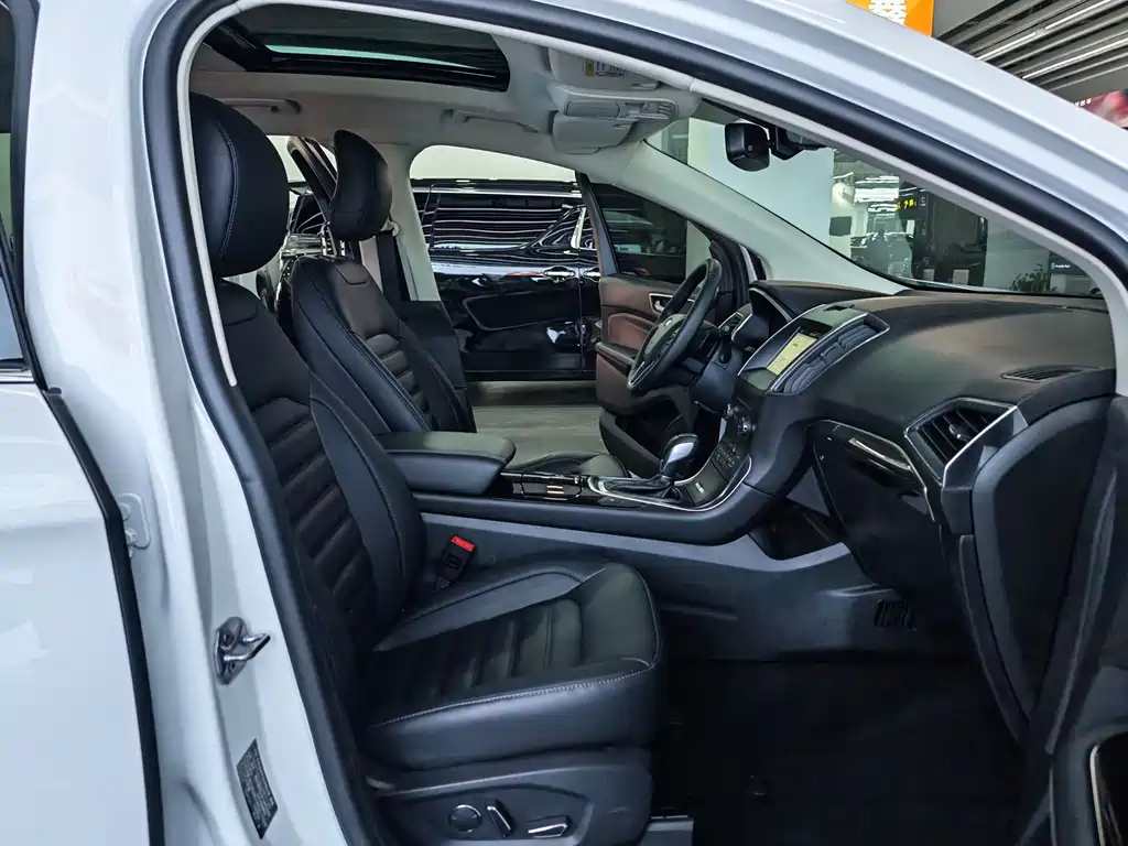 Ford Edge 2019 — фото 14