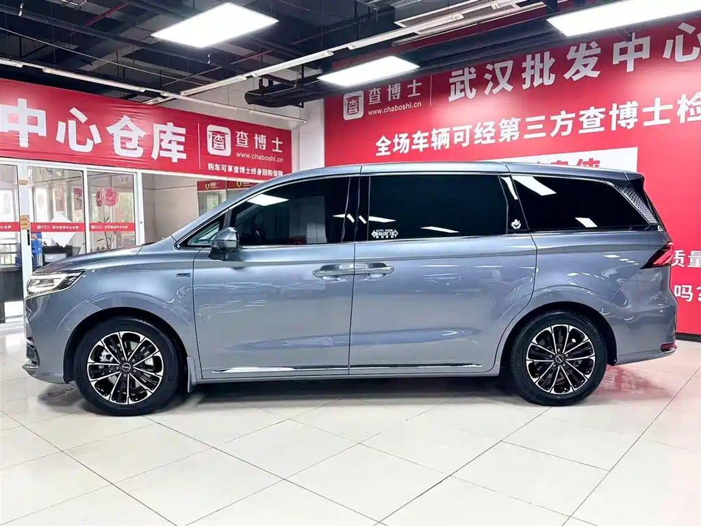 Roewe iMAX8 2022 — фото 4