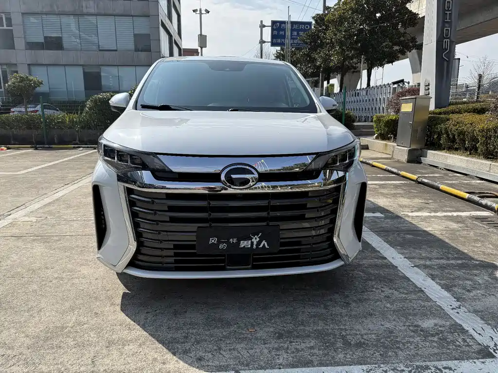 GAC Motor Trumpchi M6 2024 — фото 1