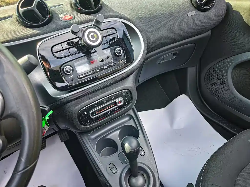smart fortwo 2017 — фото 3
