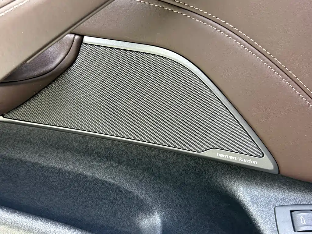 BMW 5 Series New Energy 2019 — фото 9