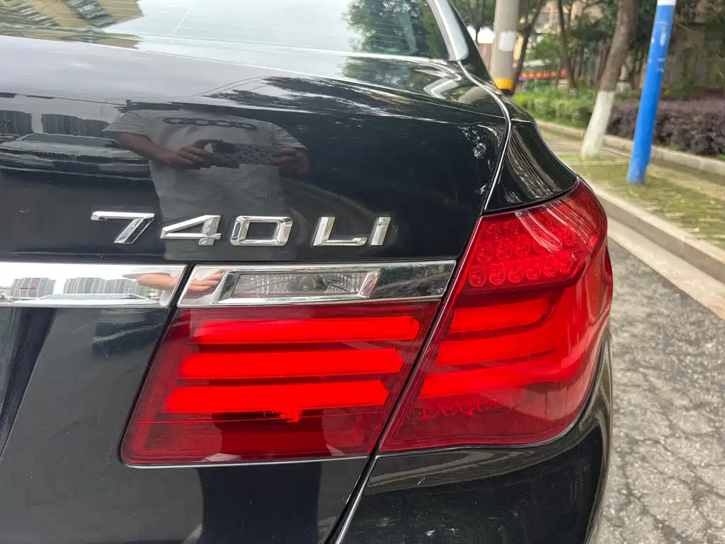 BMW 7 Series 2013 — фото 11