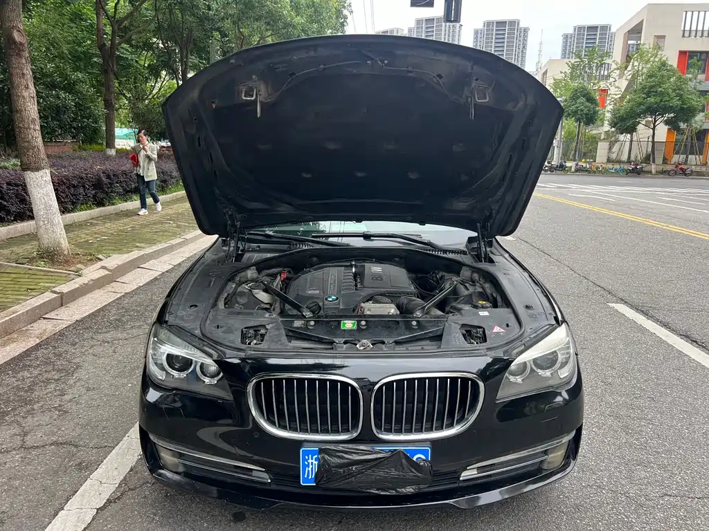 BMW 7 Series 2013 — фото 16