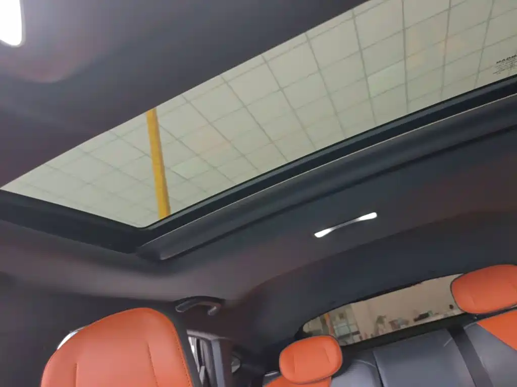 Changan UNI-V Smart Electric Idd 2023 — фото 18