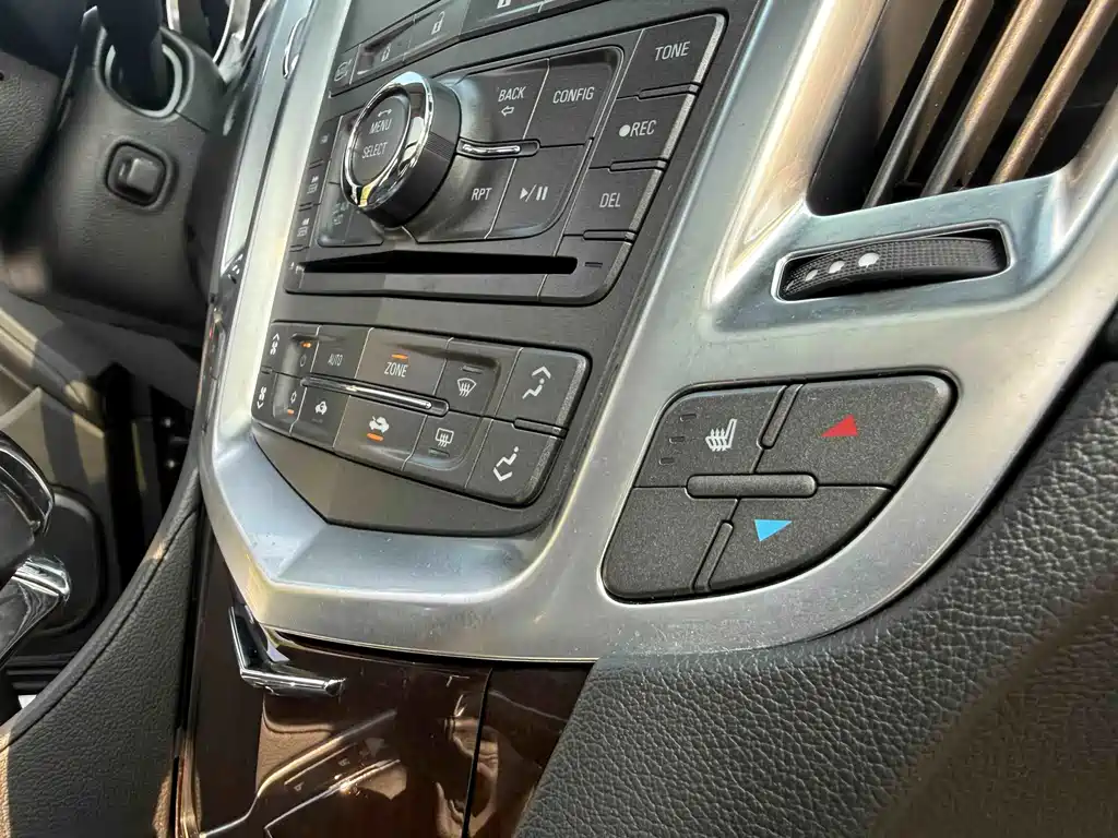 Cadillac SRX 2012 — фото 14