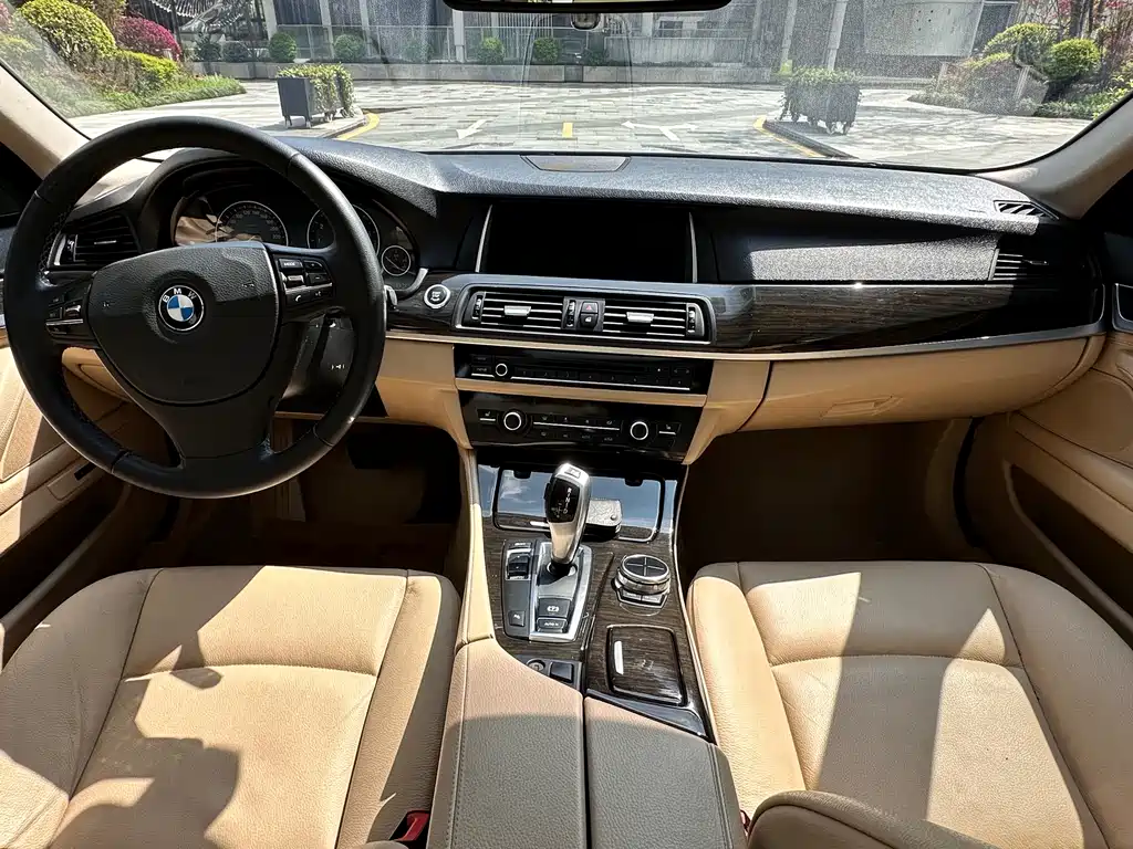 BMW 5 Series 2013 — фото 9